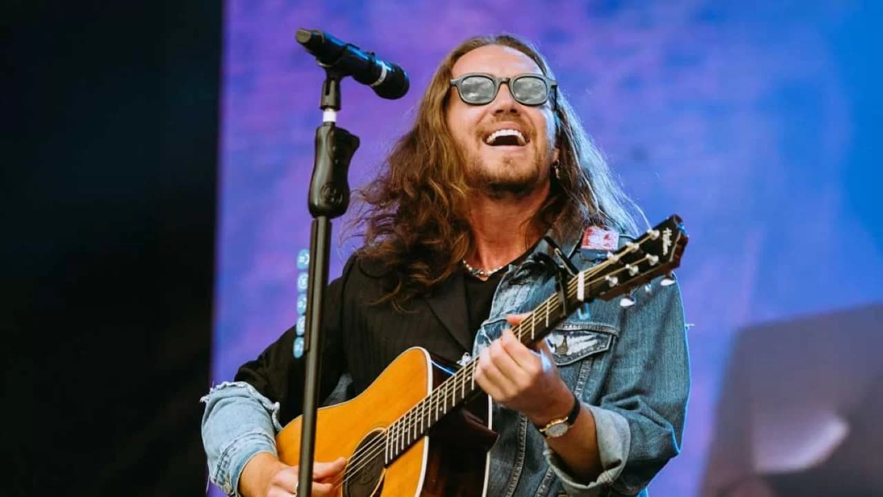 Vitor Kley agita a 36ª Marejada em Itajaí com show gratuito